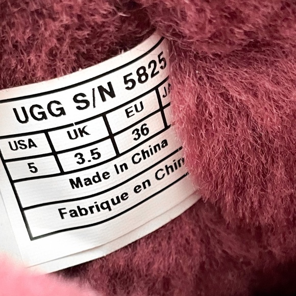 Ugg Australia Classic Short Boots - Picture 7 of 13